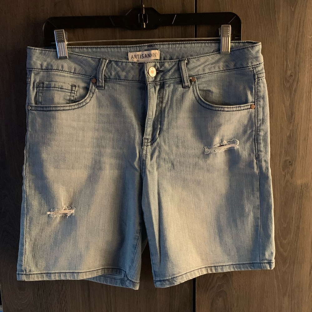 Mid thigh light blue shorts
